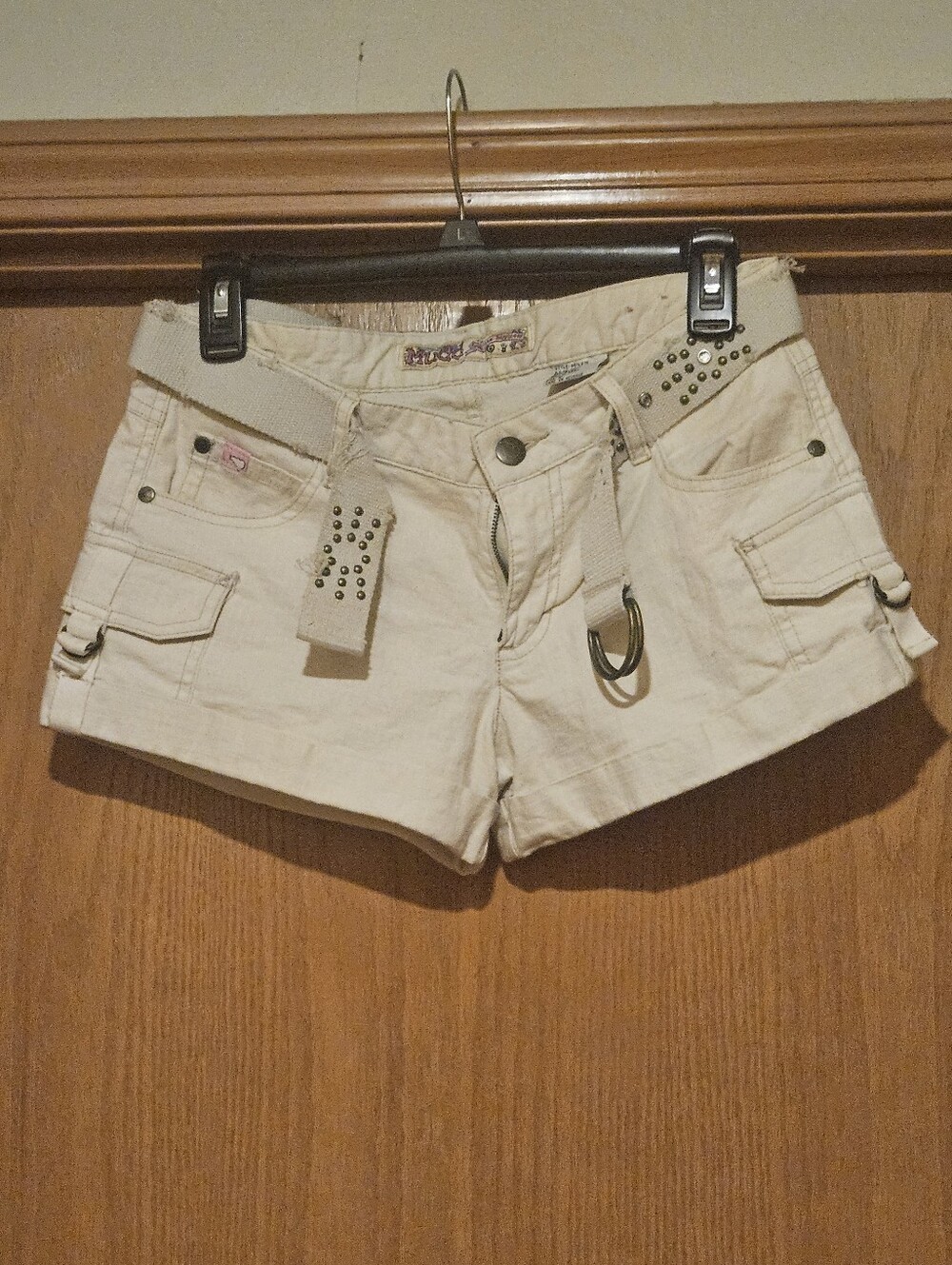 Vintage Mudd Studded Cargo Women’s Cream Shorts with Belt